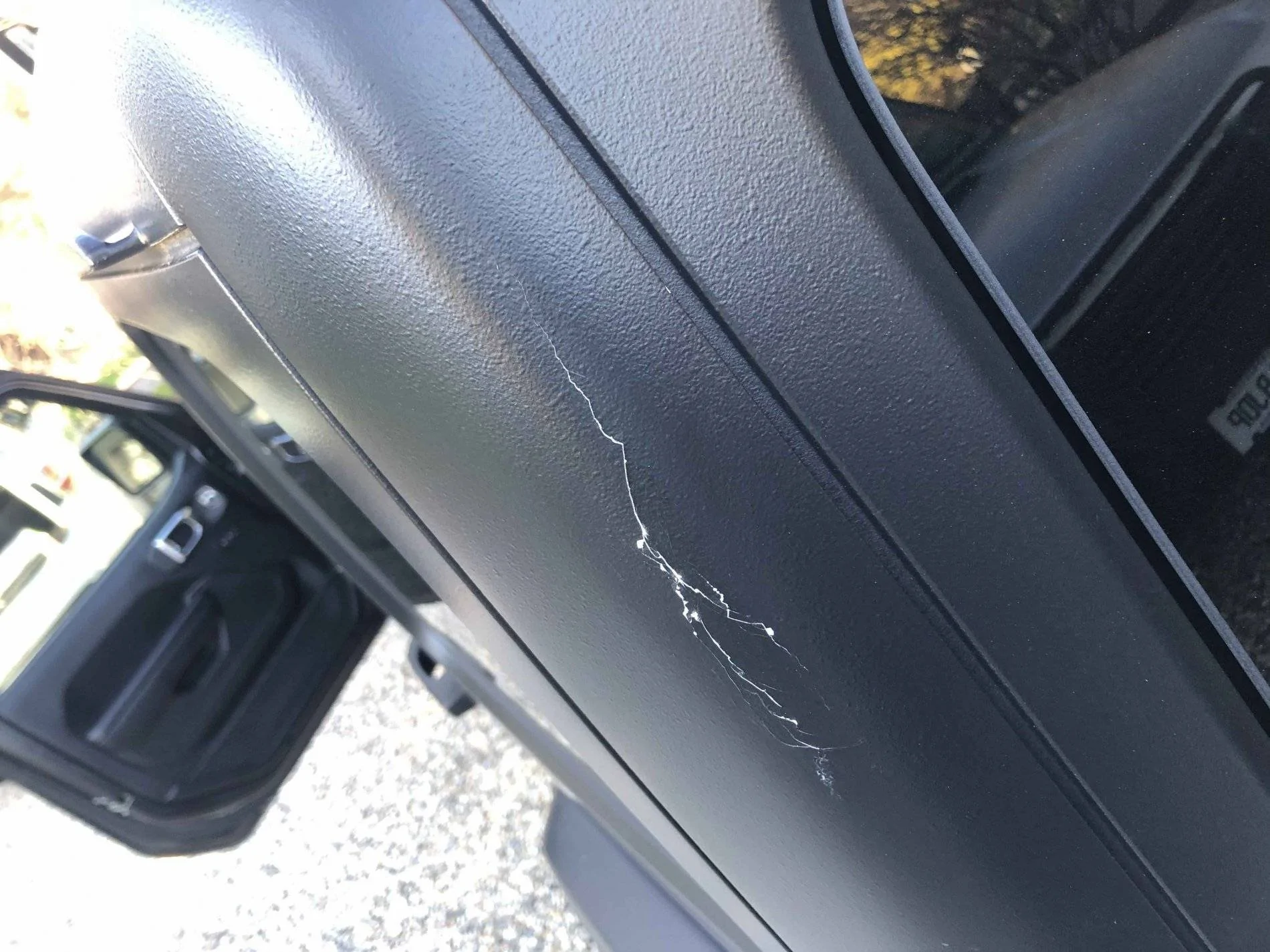 Jeep Wrangler JL Hardtop Mystery Crack IMG_0509
