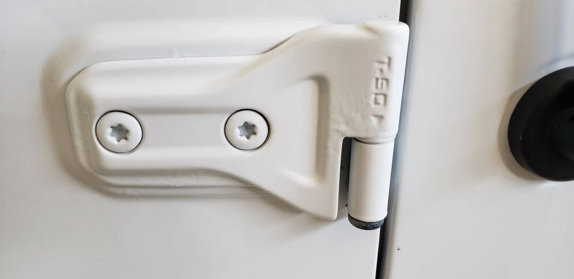 Jeep Wrangler JL Bubbles in Paint at Door Hinges 20210409_140558
