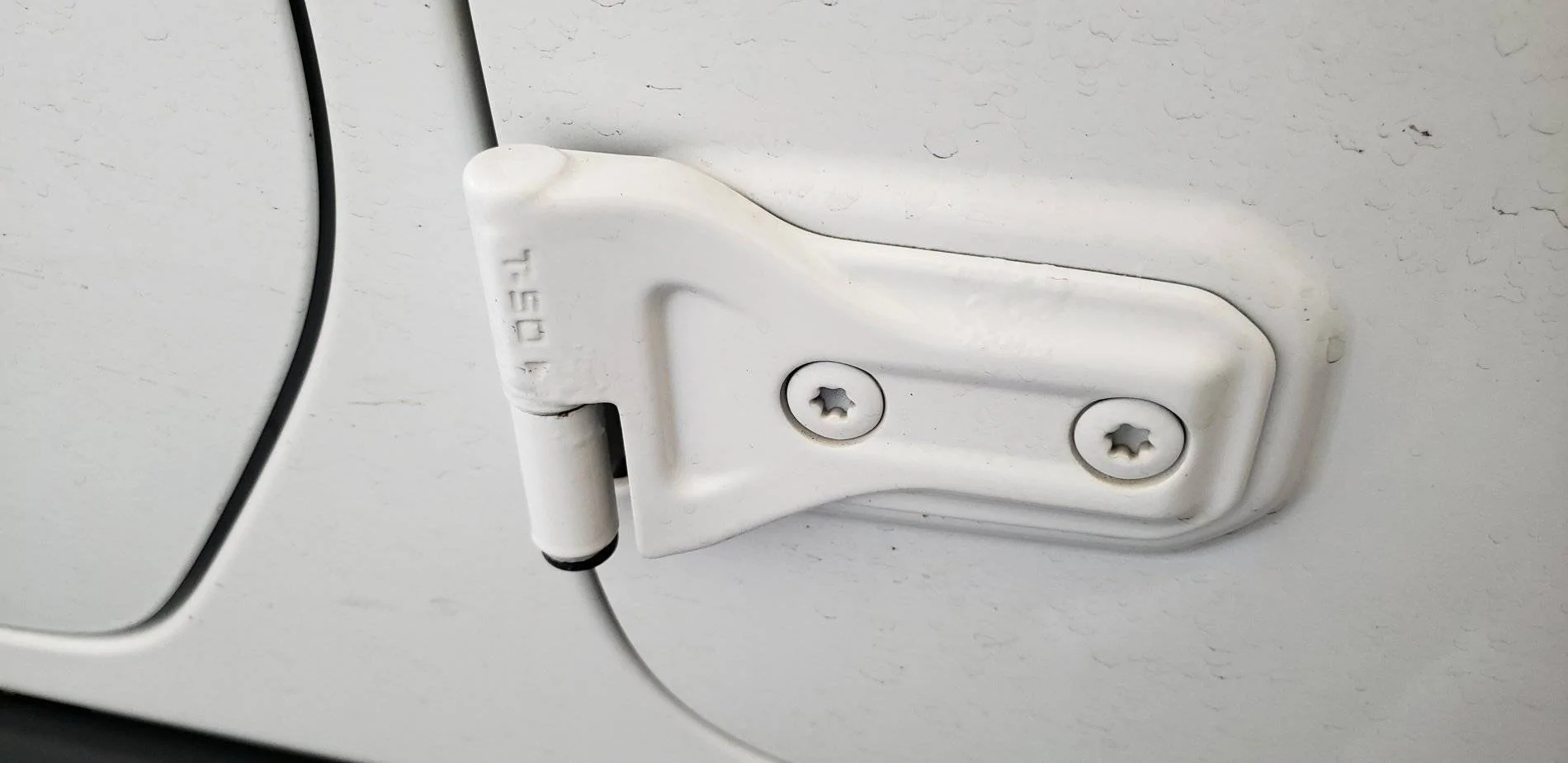 Jeep Wrangler JL Bubbles in Paint at Door Hinges 20210409_140638