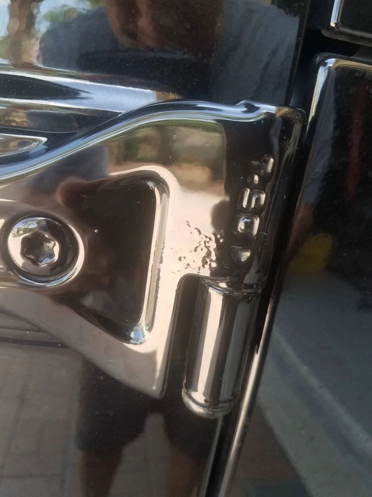 Jeep Wrangler JL Bubbles in Paint at Door Hinges 20210410_114237