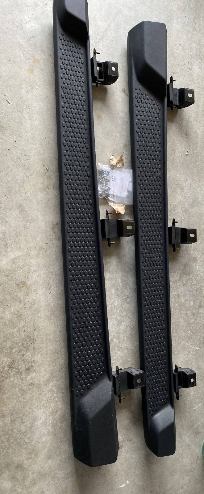Jeep Wrangler JL JLU Mopar Sahara side steps C7D301D6-6DAA-4402-BA5F-0A847B00F47A