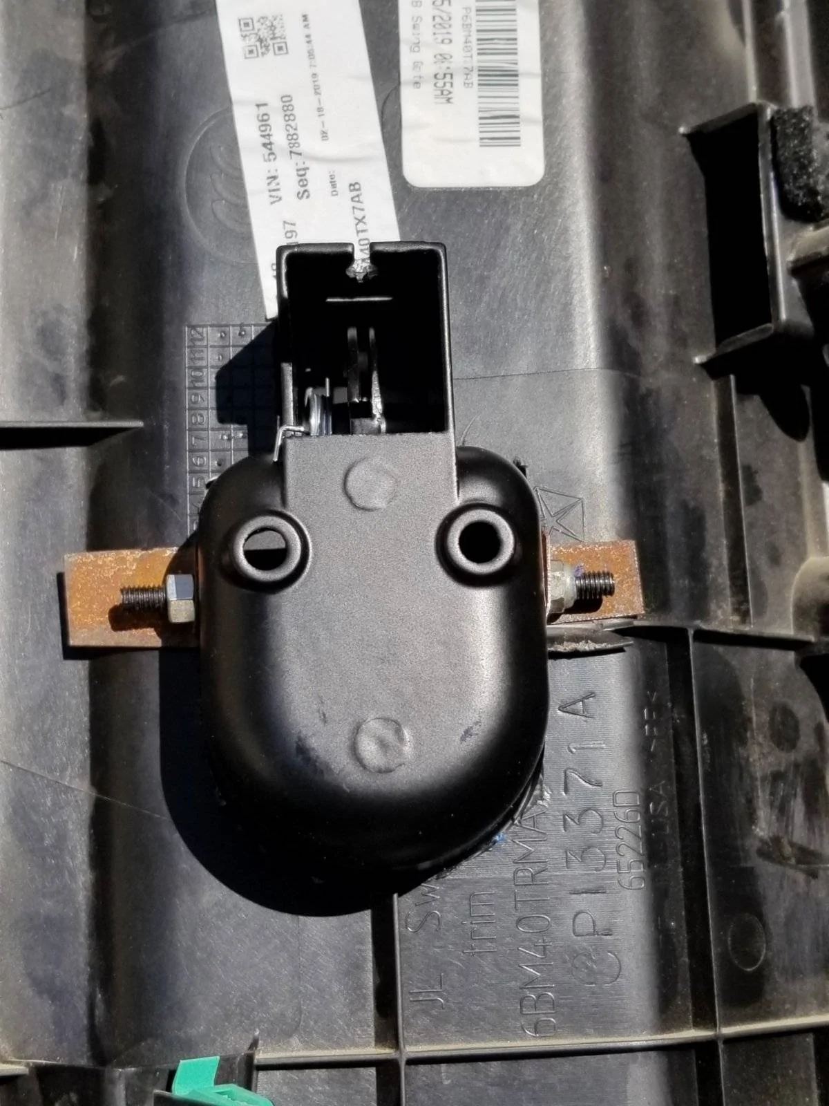 Jeep Wrangler JL Interior tail gate opening latch 20210411_154017
