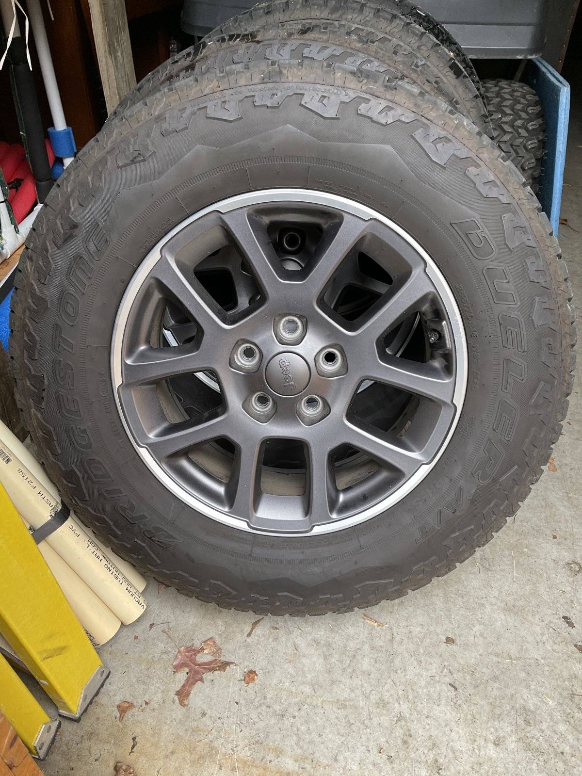 Jeep Wrangler JL Overland wheels/tires ACF11186-F15B-49FD-9A5A-9EB93C991179