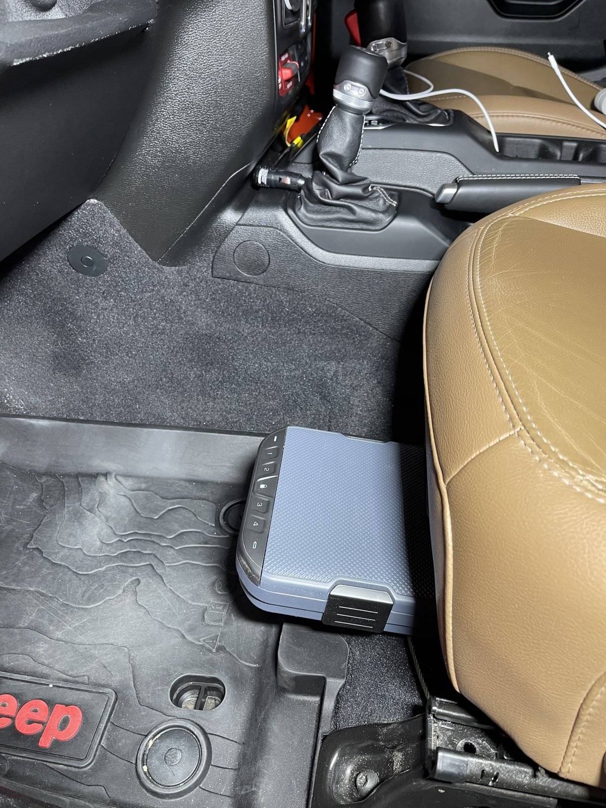 Jeep Wrangler JL locking gun safe for my JLU 02772F93-3899-4C85-88B0-1BBC852059DC