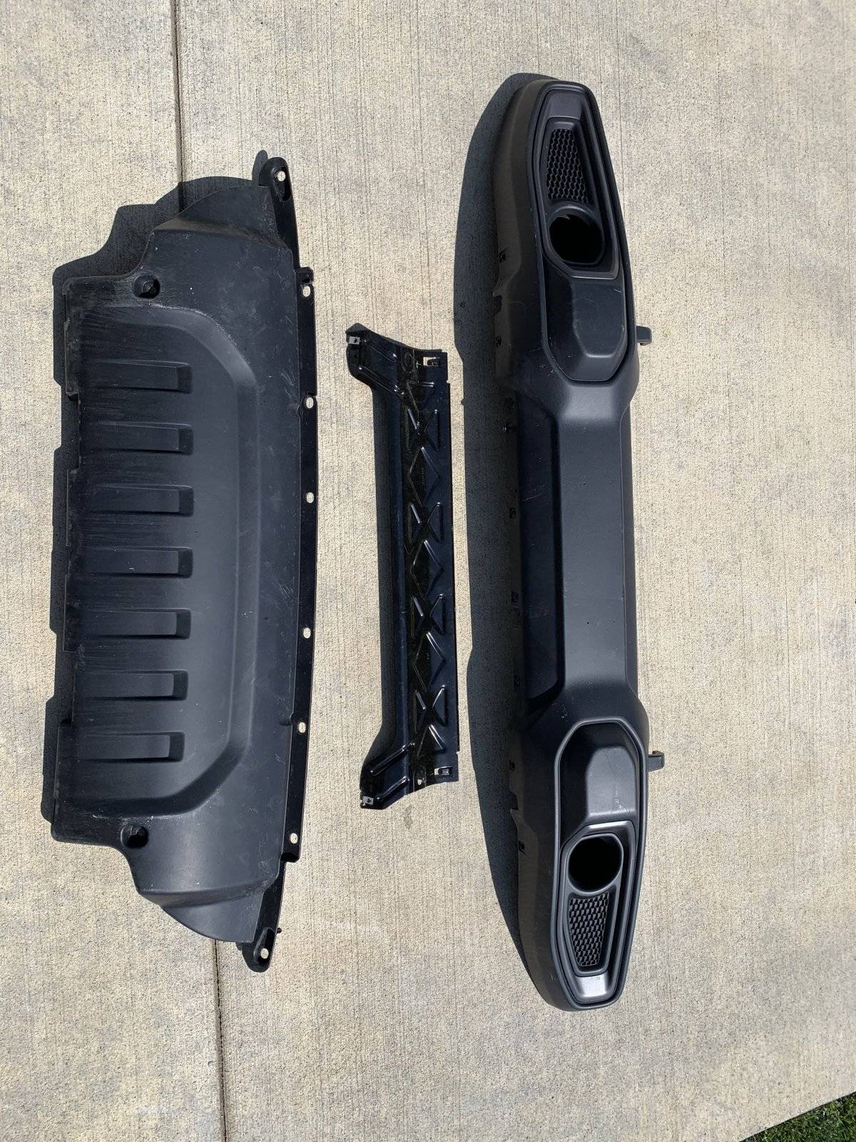 Jeep Wrangler JL $75 JL Sahara Plastic Bumper AC8D7791-77A2-4E83-800A-30EF619CB95C