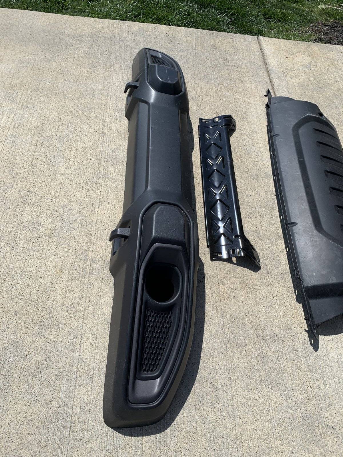 Jeep Wrangler JL $75 JL Sahara Plastic Bumper 59BE208C-6537-4360-863E-D5E31A6F3E12