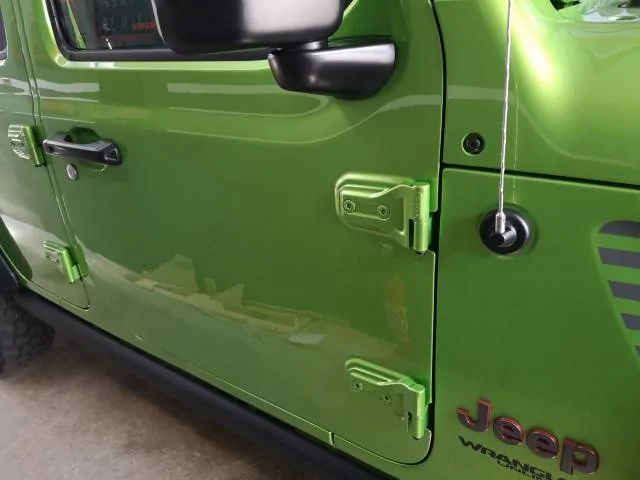 Jeep Wrangler JL Bubbles in Paint at Door Hinges 2