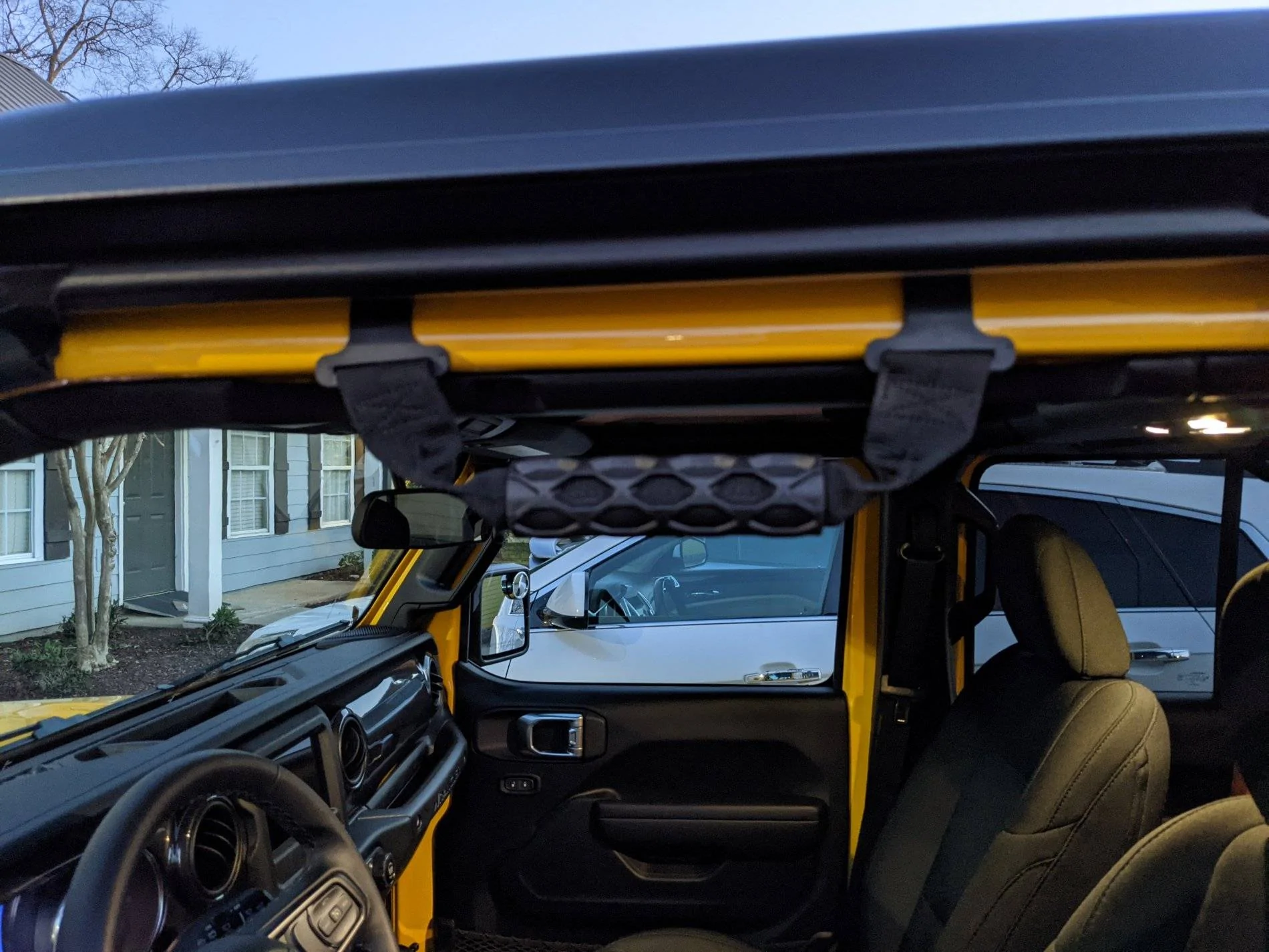Jeep Wrangler JL Mopar grab handles- do they scratch the paint? Grab Bar