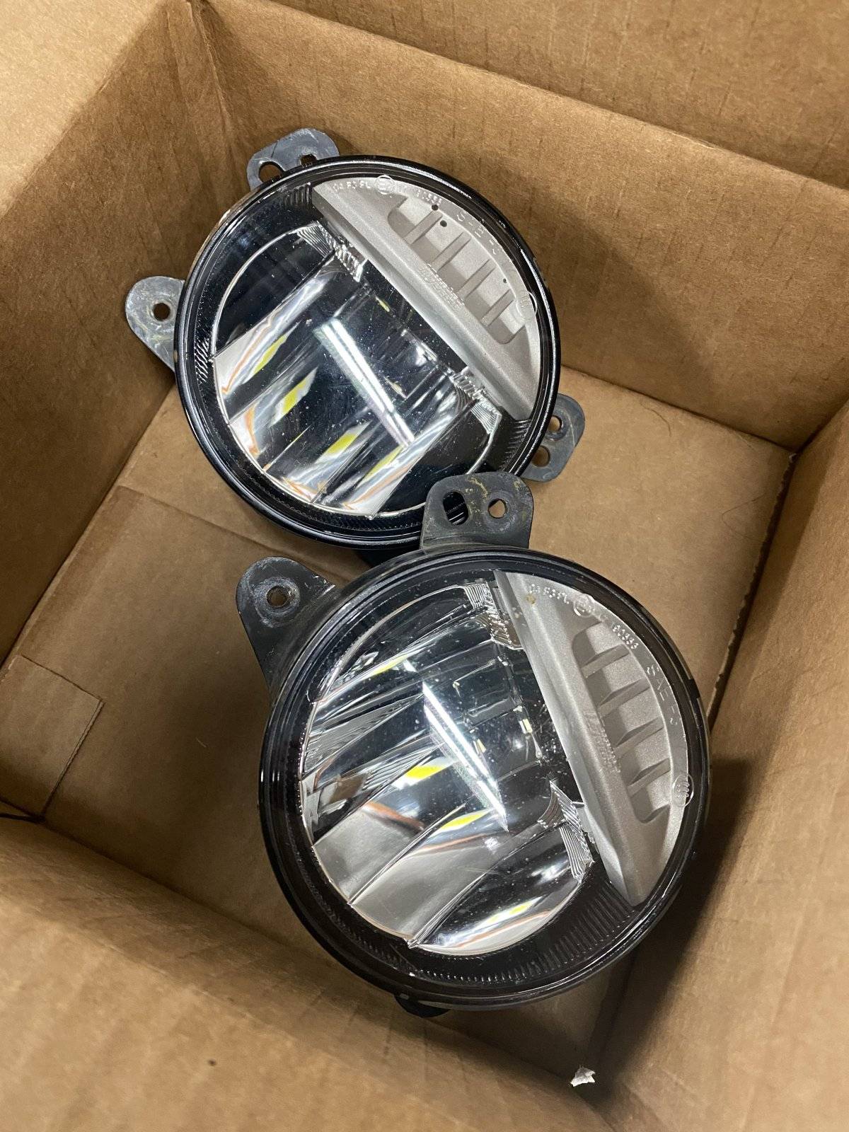 Jeep Wrangler JL OEM LED fog lights C1453681-B55D-404E-A5BA-CFBDBC5012EA