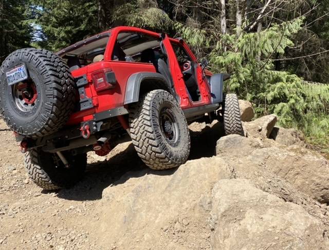 Jeep Wrangler JL CavFab Crawler Series Full Width Rear Bumper DDFA2E24-66D7-4B1F-8971-4AC8B75EEDF7