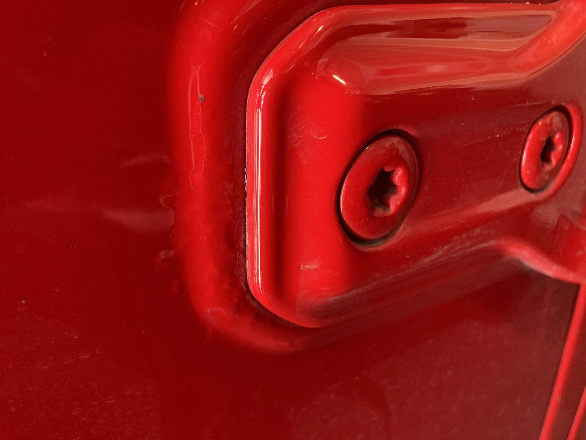 Jeep Wrangler JL Bubbles in Paint at Door Hinges 62F74764-D5DB-4EB8-8CE0-7A9C5FF929C7
