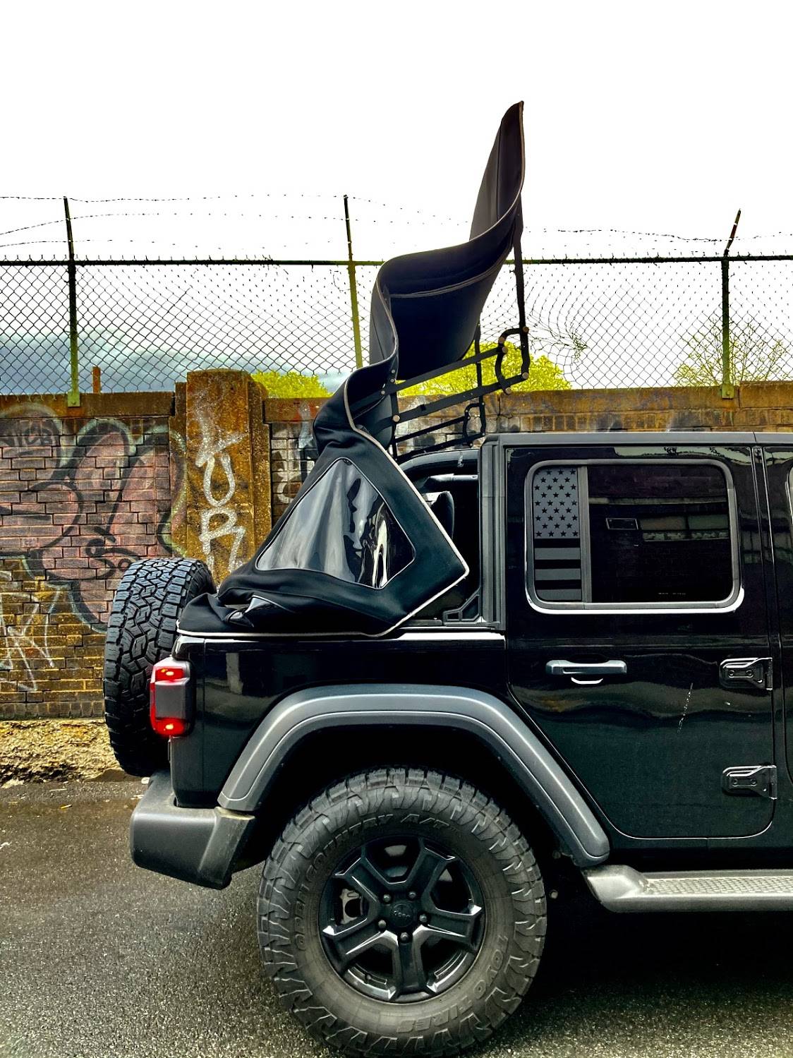 How To Fold Back Soft Top On Jeep: Step-by-Step Guide