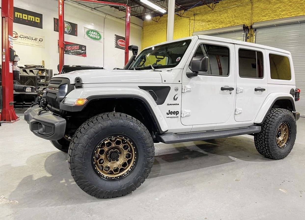 Jeep Wrangler JL Bronze Wheels on JL? 71597456-58DD-483B-97EA-35B9961ADDE2