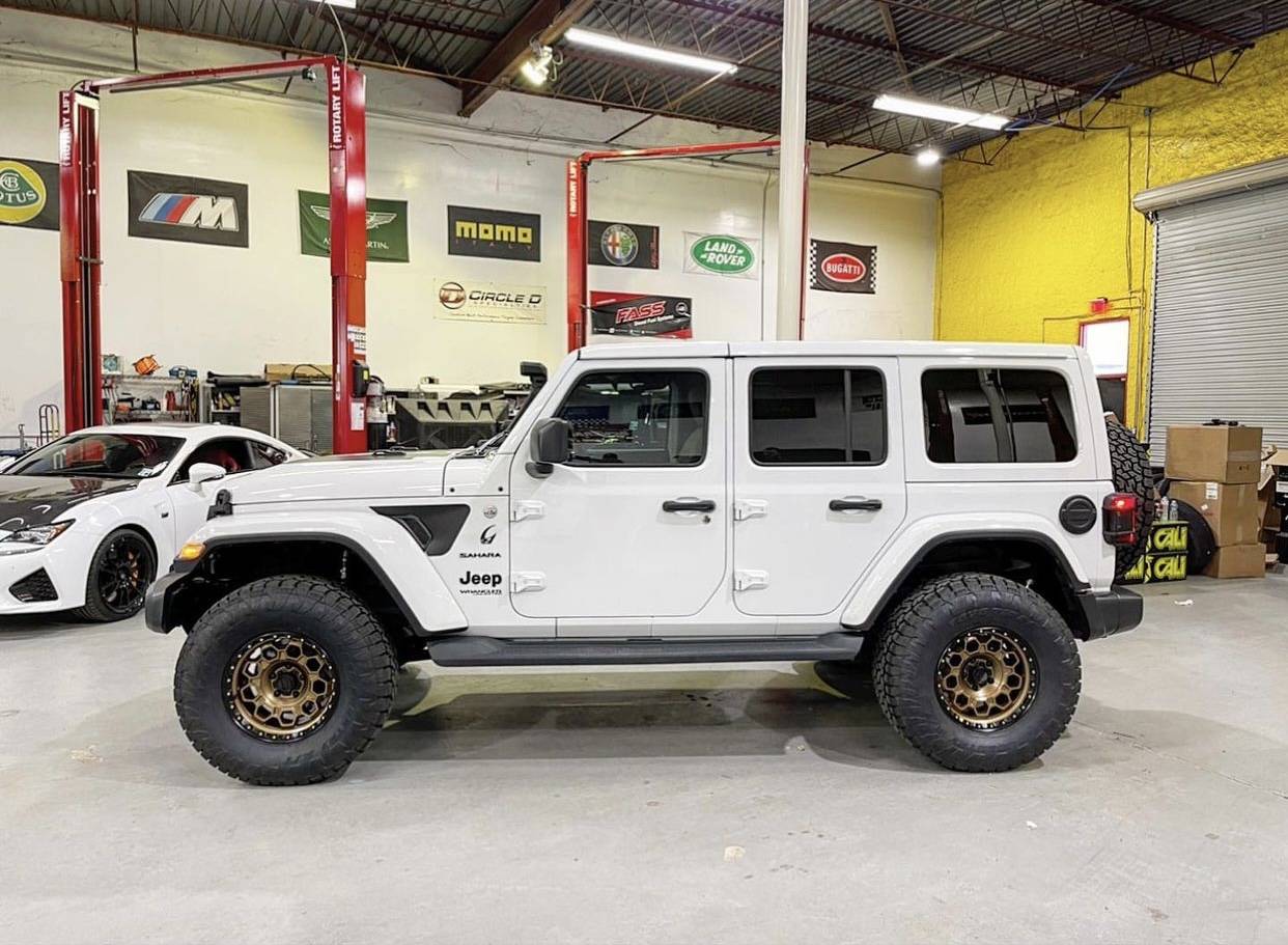 Jeep Wrangler JL Bronze Wheels on JL? 02040209-5071-442C-B8FF-DE2EABBB79B7