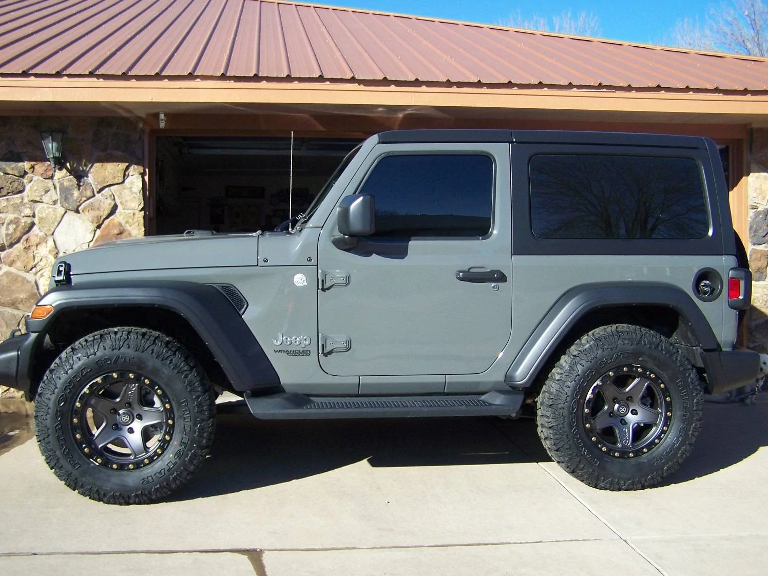 Jeep Wrangler JL Please help me select tires! 100_4023