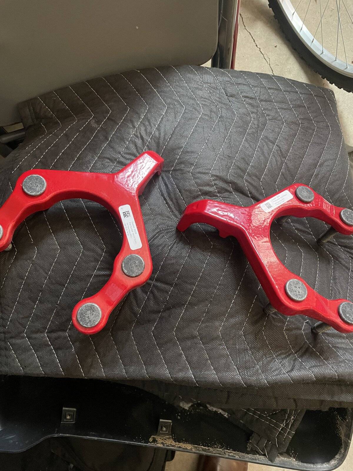 Jeep Wrangler JL Red Rubicon Bumper Hooks 95E6F70E-9435-486F-B872-77B8C969CC7A