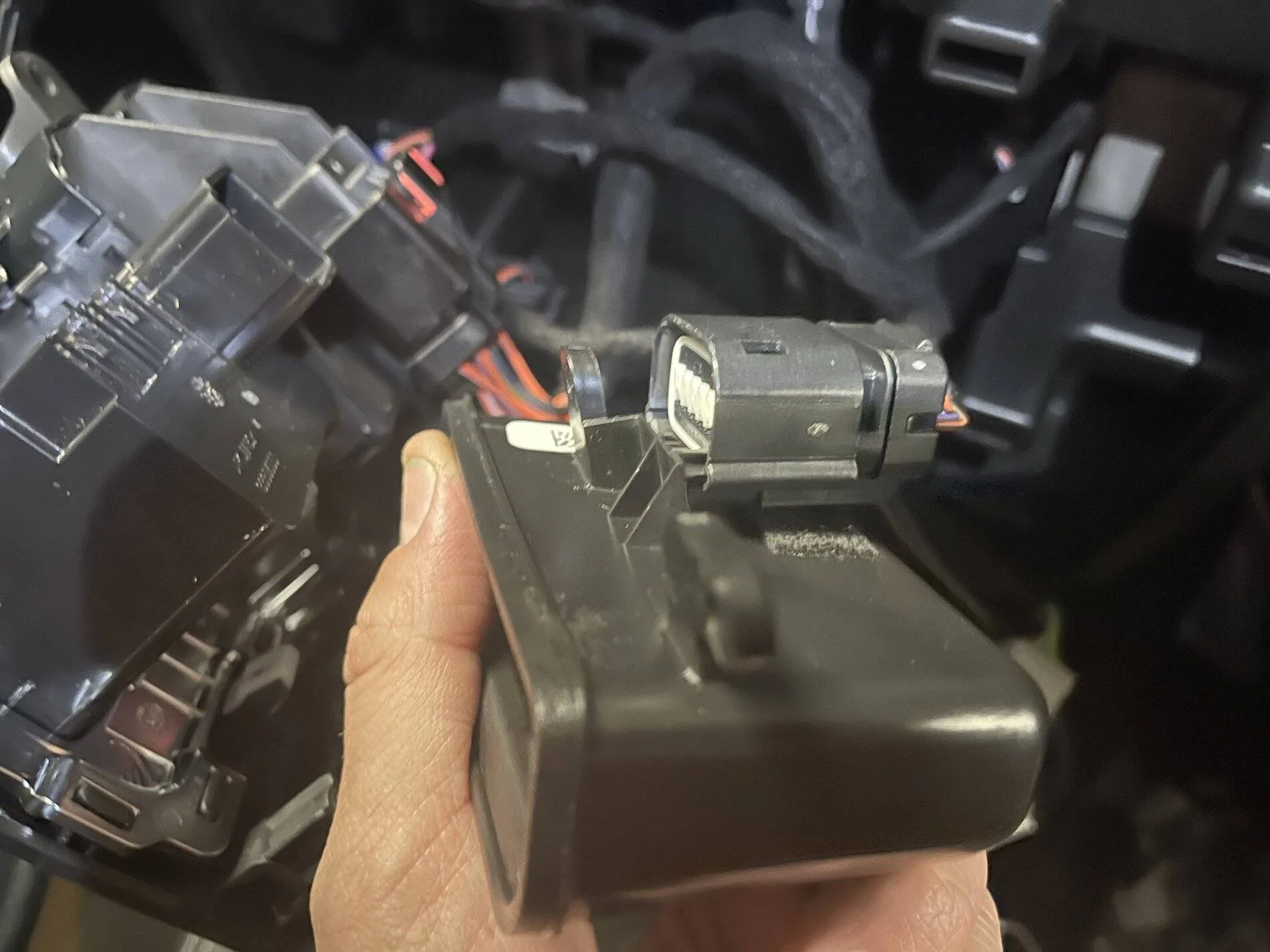 Jeep Wrangler JL Does anyone know what this plug is for? 76F9157B-2024-470A-BB9D-EE38CF7A169D