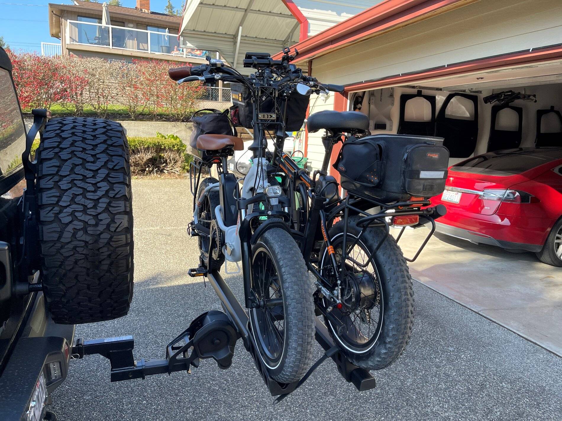 Jeep Wrangler JL Lightsout 4xe Build side w-bikes