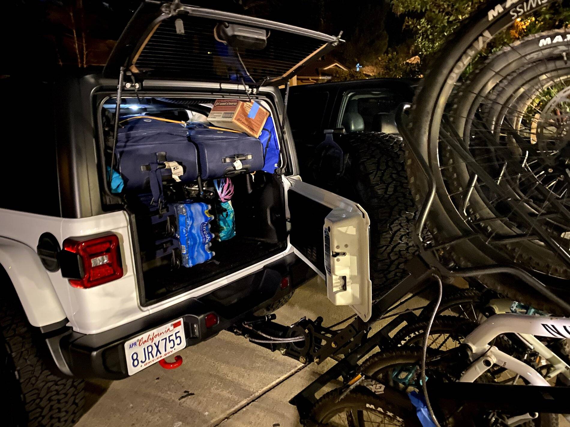 Jeep Wrangler JL Hitch Bike Rack recommendations? IMG_1140