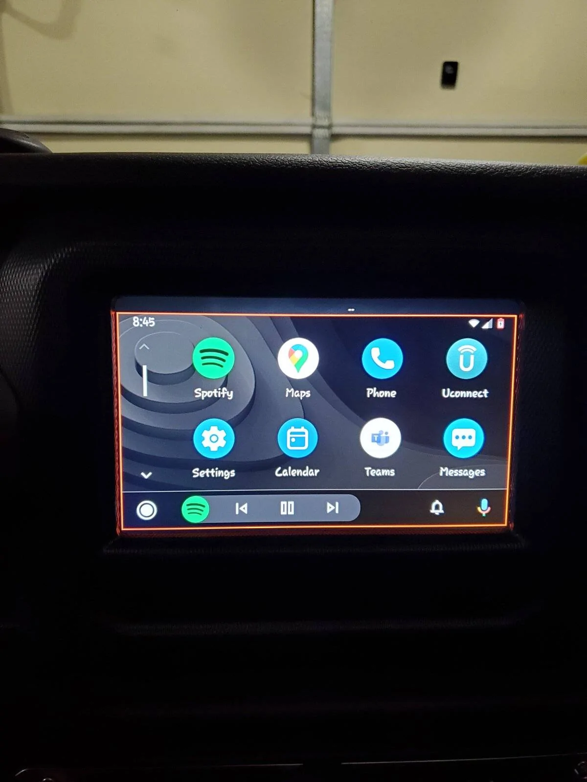 Jeep Wrangler JL Uconnect vs. Ford Sync 3.4 16195706921432311500161194786389