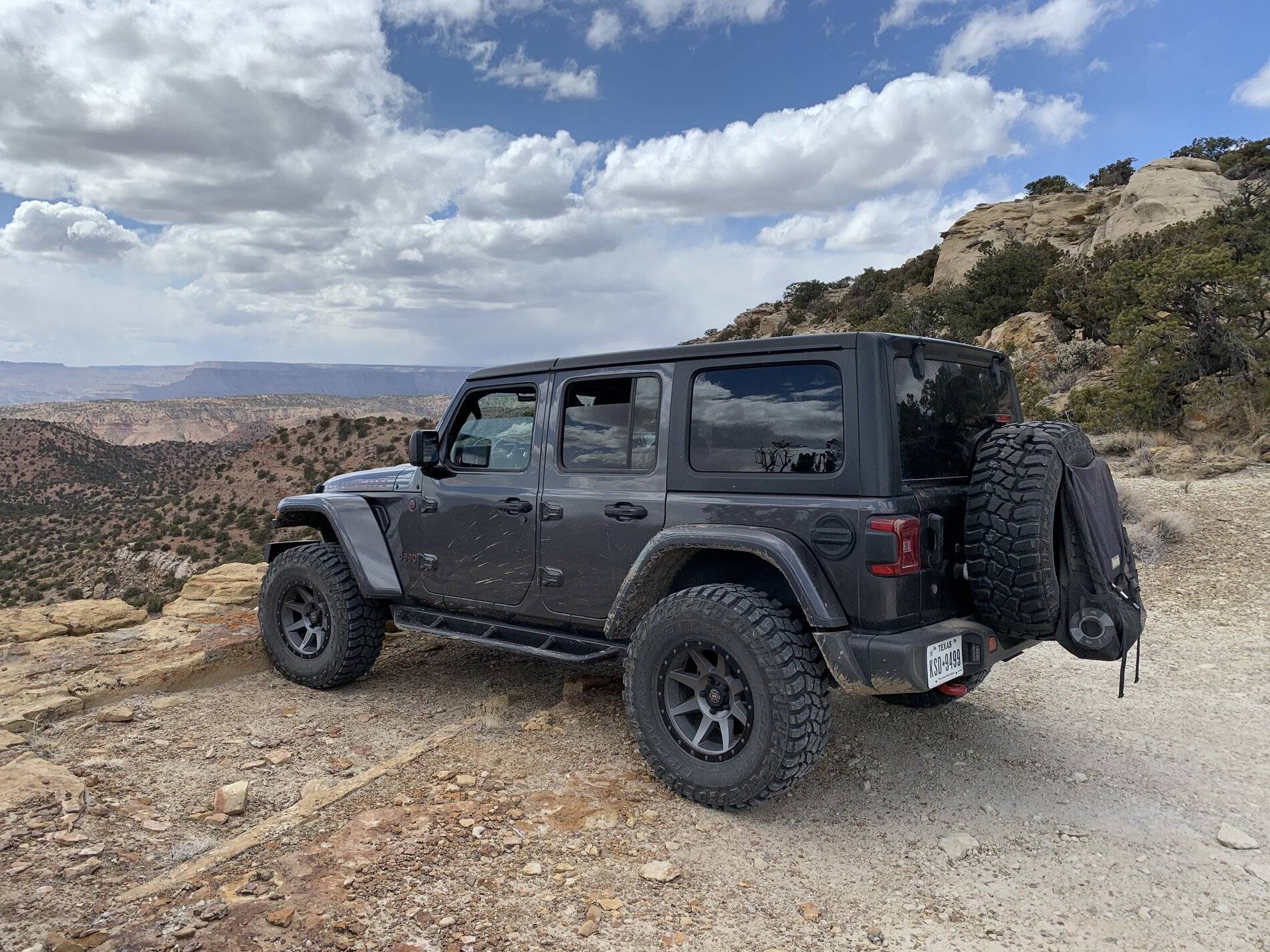 Jeep Wrangler JL Circling Lake Powell 7CCF77B9-4C36-408E-969C-F148B3D1F790