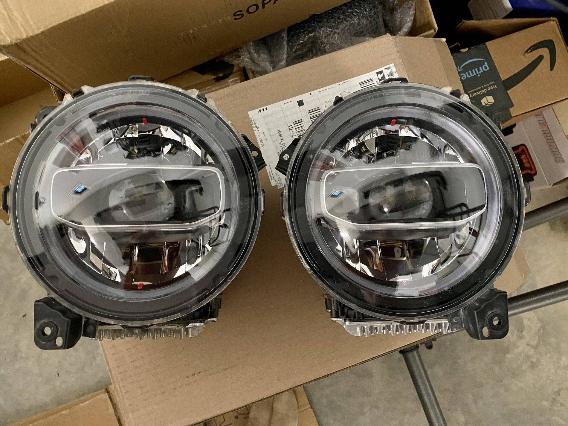 Jeep Wrangler JL (SOLD) Mopar OEM LED Headlights F5EBE8BD-5368-44D1-BBD5-9F5AB899E899