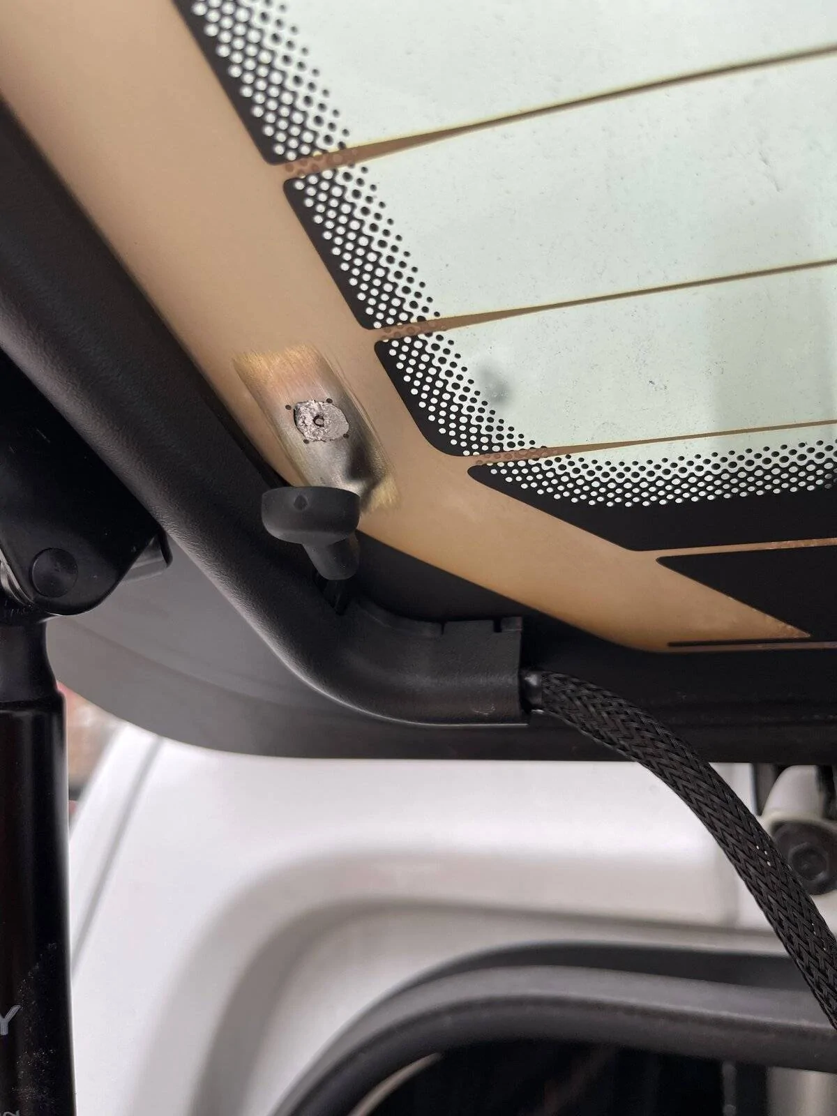 Jeep Wrangler JL So this broke, window defroster hook up? 53F82E76-9CEF-44F1-BBFD-CD29F395B638