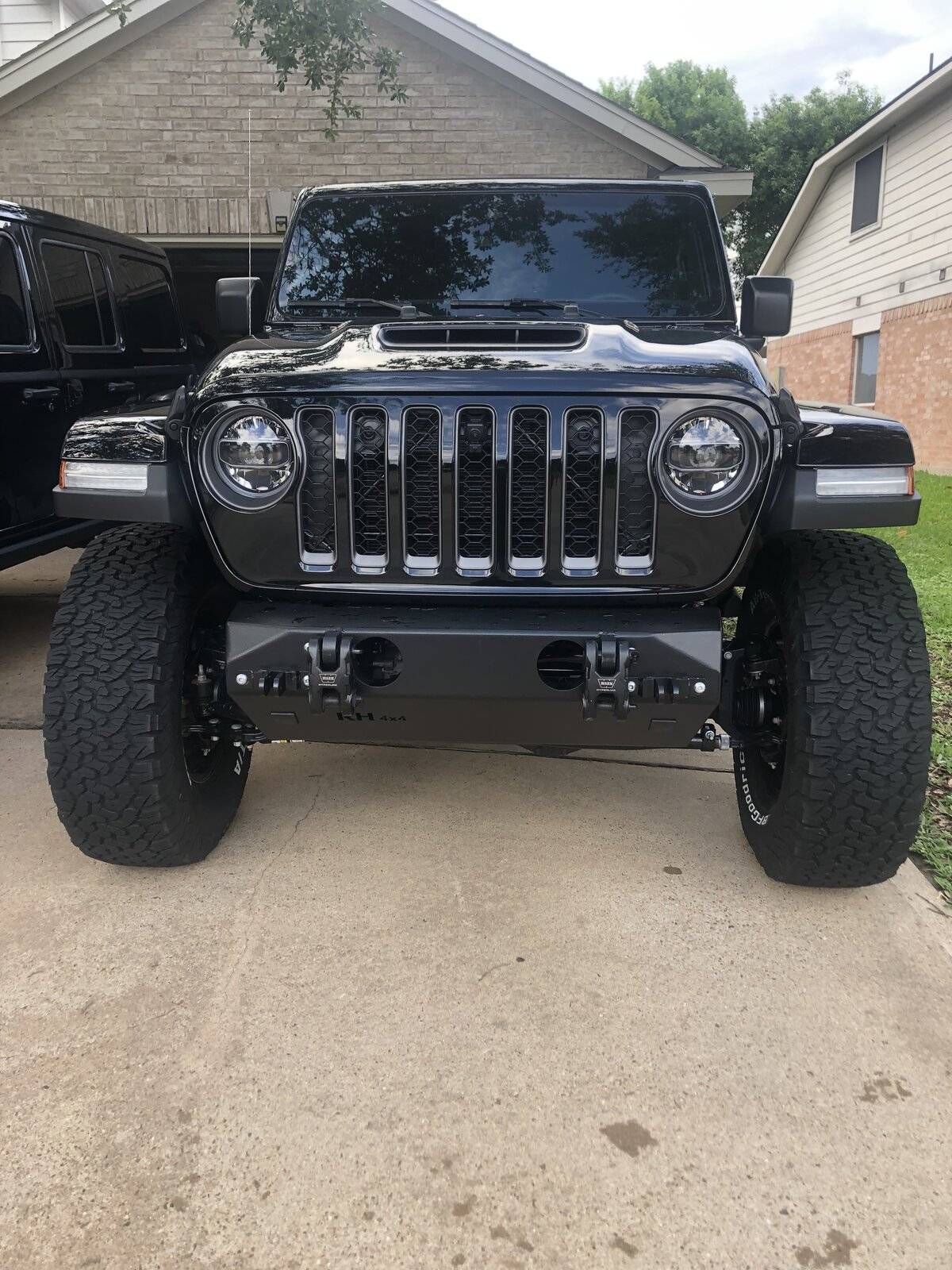 Jeep Wrangler JL Worked on the 392 diet, gave her some air and made him a little taller this weekend 479BCA54-DD9A-4E53-9188-35DFA07392D9
