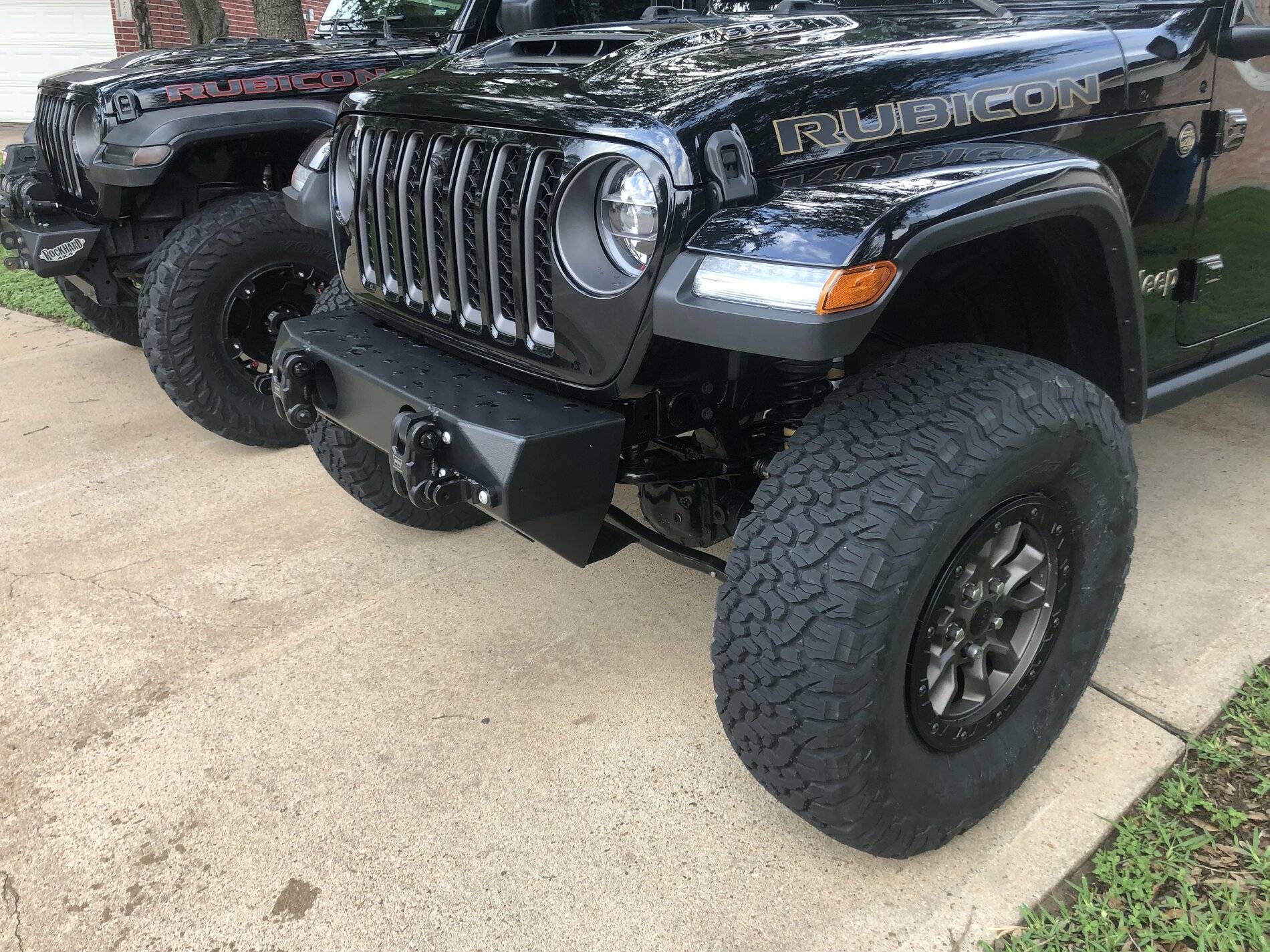 Jeep Wrangler JL Worked on the 392 diet, gave her some air and made him a little taller this weekend 55C43F7F-F9B4-48A5-B14B-32E96754CF4D