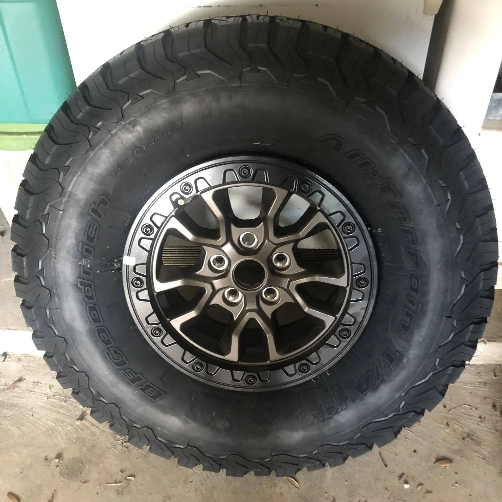 Jeep Wrangler JL Worked on the 392 diet, gave her some air and made him a little taller this weekend 6F7676DB-7559-4E16-ADA8-42F65BC20160