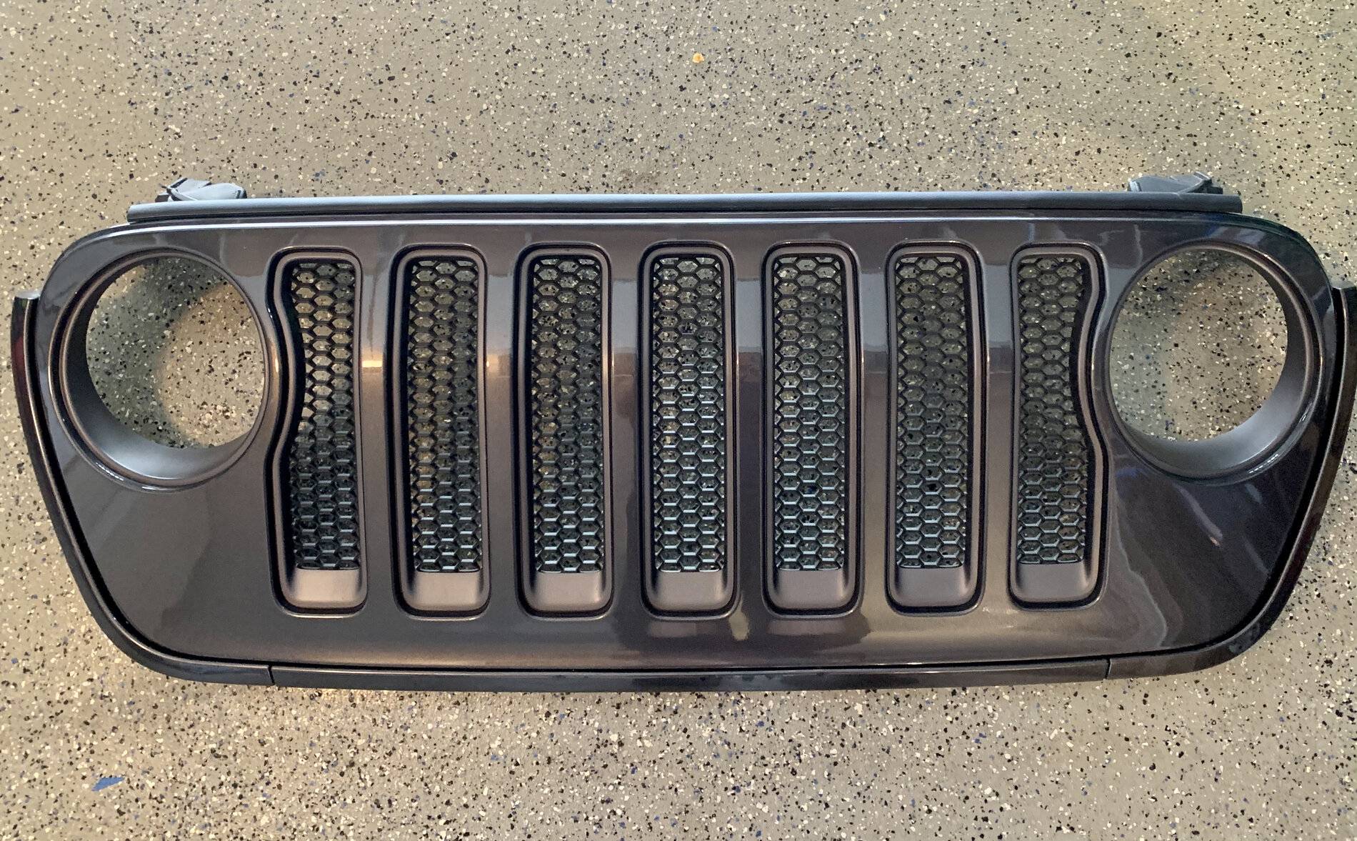 Jeep Wrangler JL Gladiator grill on JL install ADE4A91B-8E38-49BB-8CB6-C4C14716CAD0