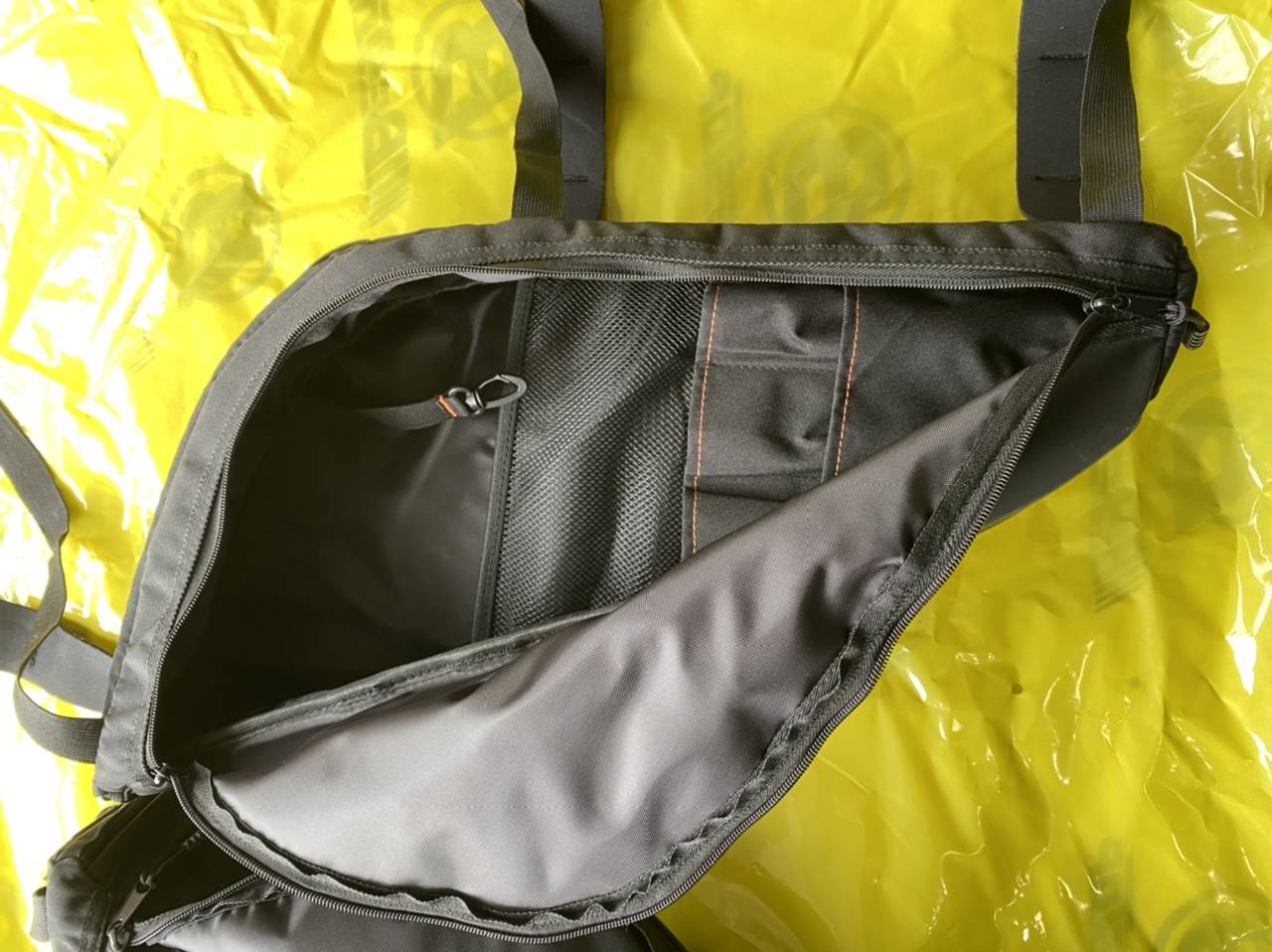 Jeep Wrangler JL XG Cargo Magellan bags 4EAFAE65-3780-4ACA-8780-FEBFF1819A0B