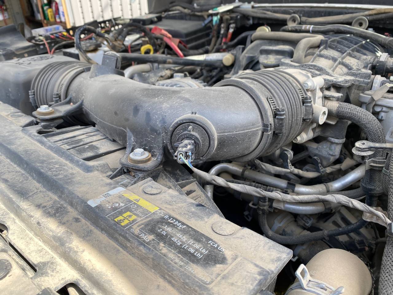 Jeep Wrangler JL Cold air intake factory option Mopar CAI tub