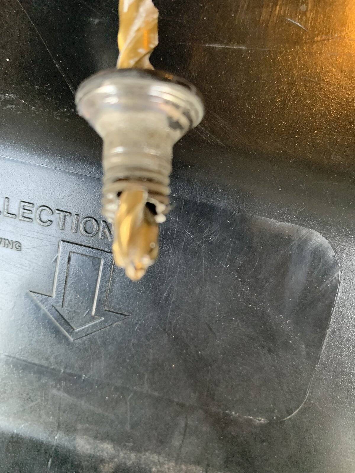 Jeep Wrangler JL HELP!  Broken Tailgate Hinge Bolt IMG_4347