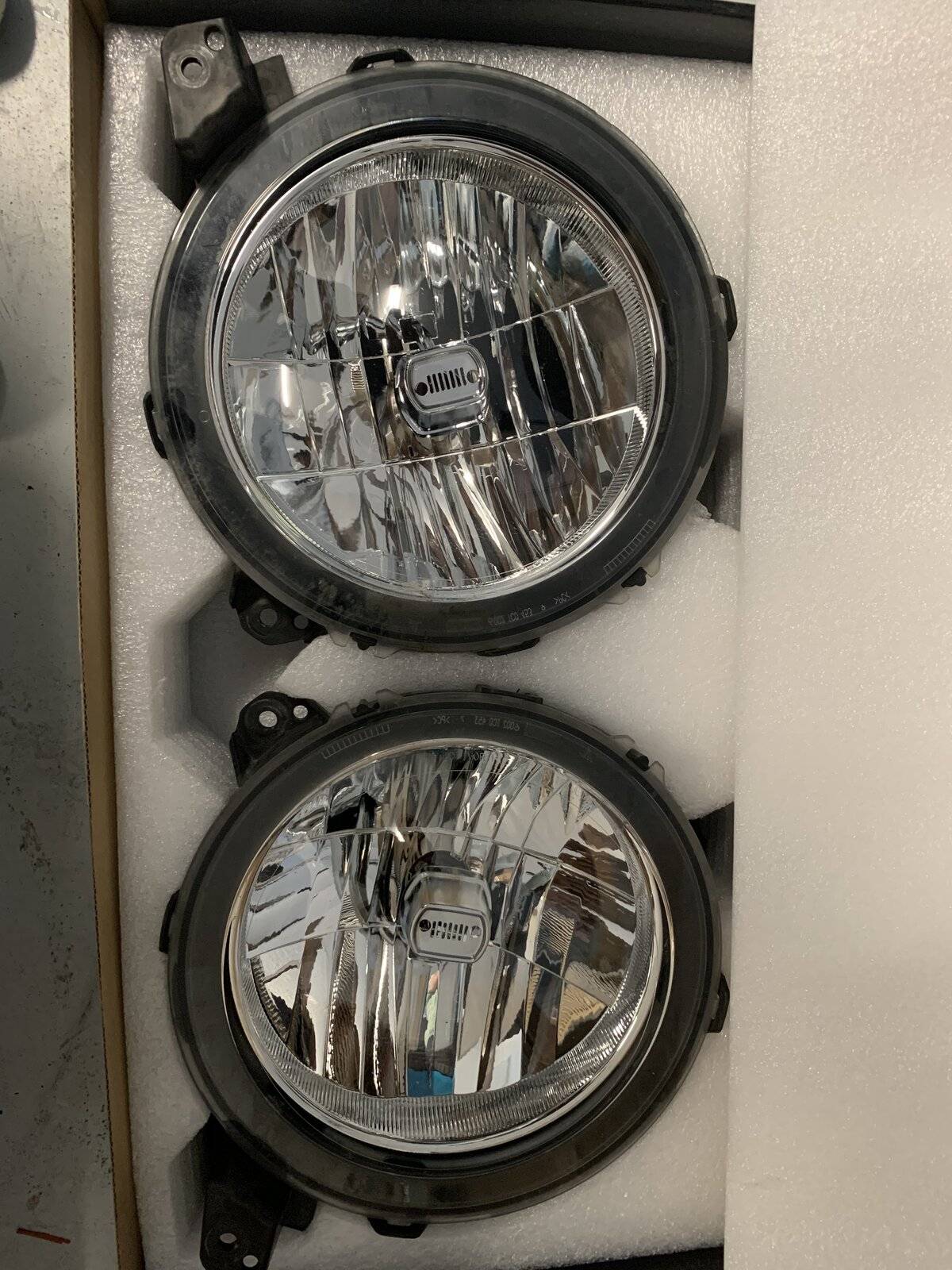 Jeep Wrangler JL Headlights 44D6C36F-2397-4A10-8C64-0DC28035280E