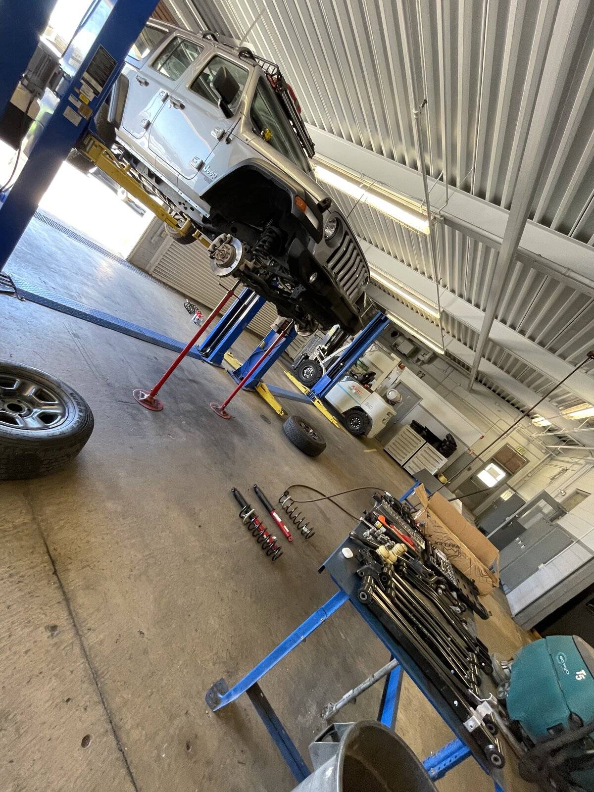 Jeep Wrangler JL Help needed - mopar lift kit installer / shop? B922837A-BF76-42FE-BB9F-0C1B51C2AD49
