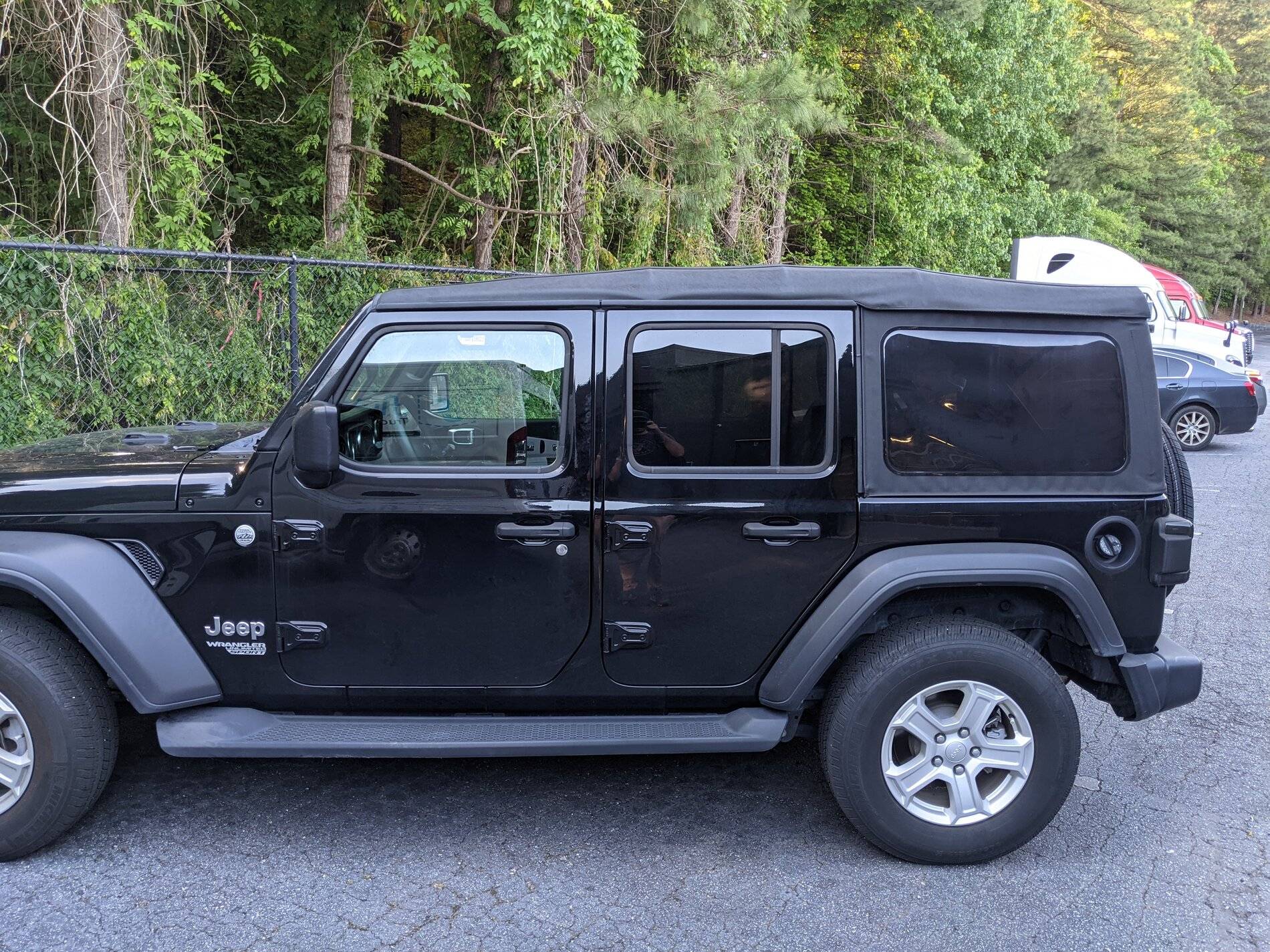 Jeep Wrangler JL 2018 JLU soft top $750 PXL_20210507_122405993