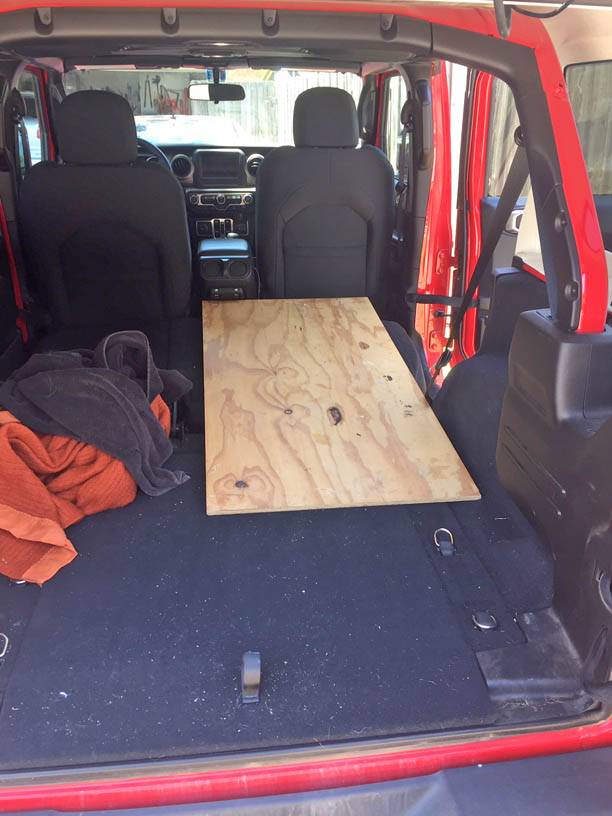 Jeep Wrangler JL cheap sleep system (for 1 person) IMG_4251b