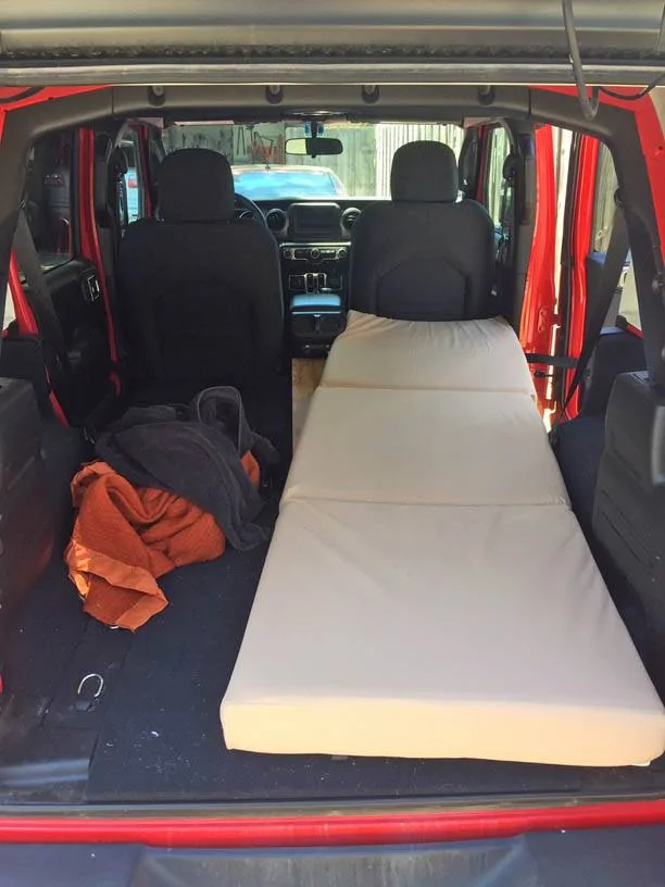 Jeep Wrangler JL cheap sleep system (for 1 person) IMG_4253
