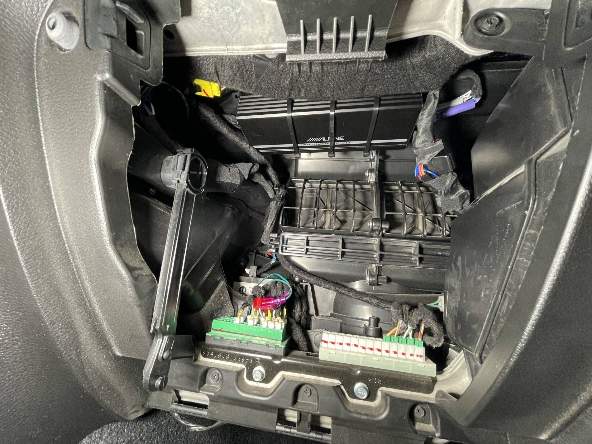 Jeep Wrangler JL Plug and Play amp upgrade to basic system A64F9D5C-F22A-4E8D-BB5E-3396FE0D14BD