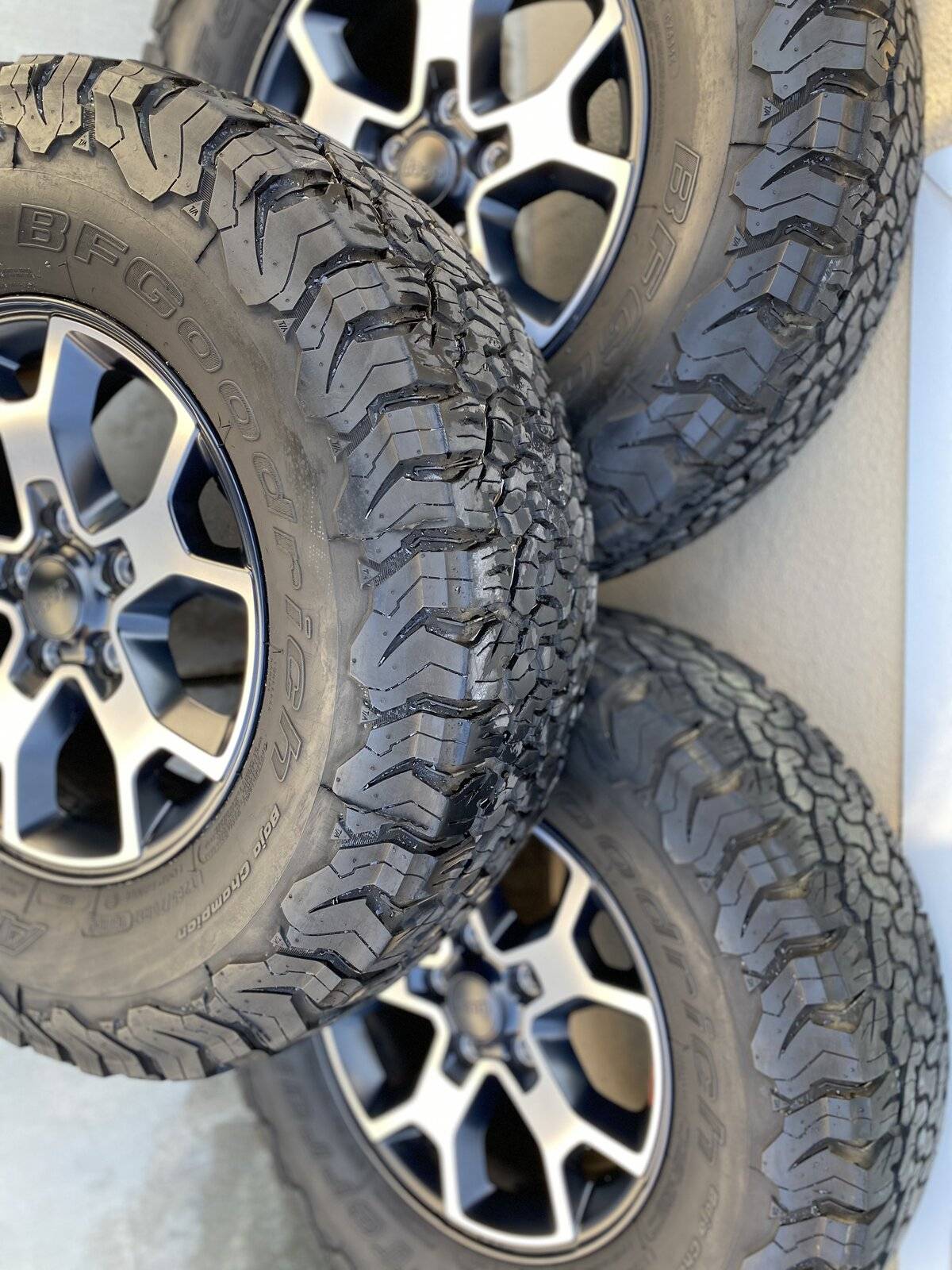 Jeep Wrangler JL Rubicon Take Off Wheels & Tires DA9705F2-642C-4DBB-9B8D-0B4AB0659357