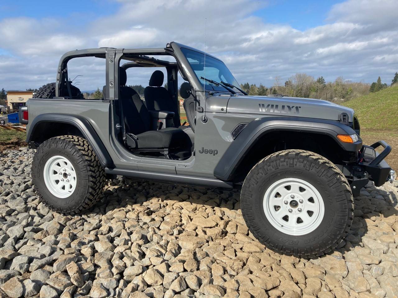 Jeep Wrangler JL Retro Theme JL's- Let's see them jeep2