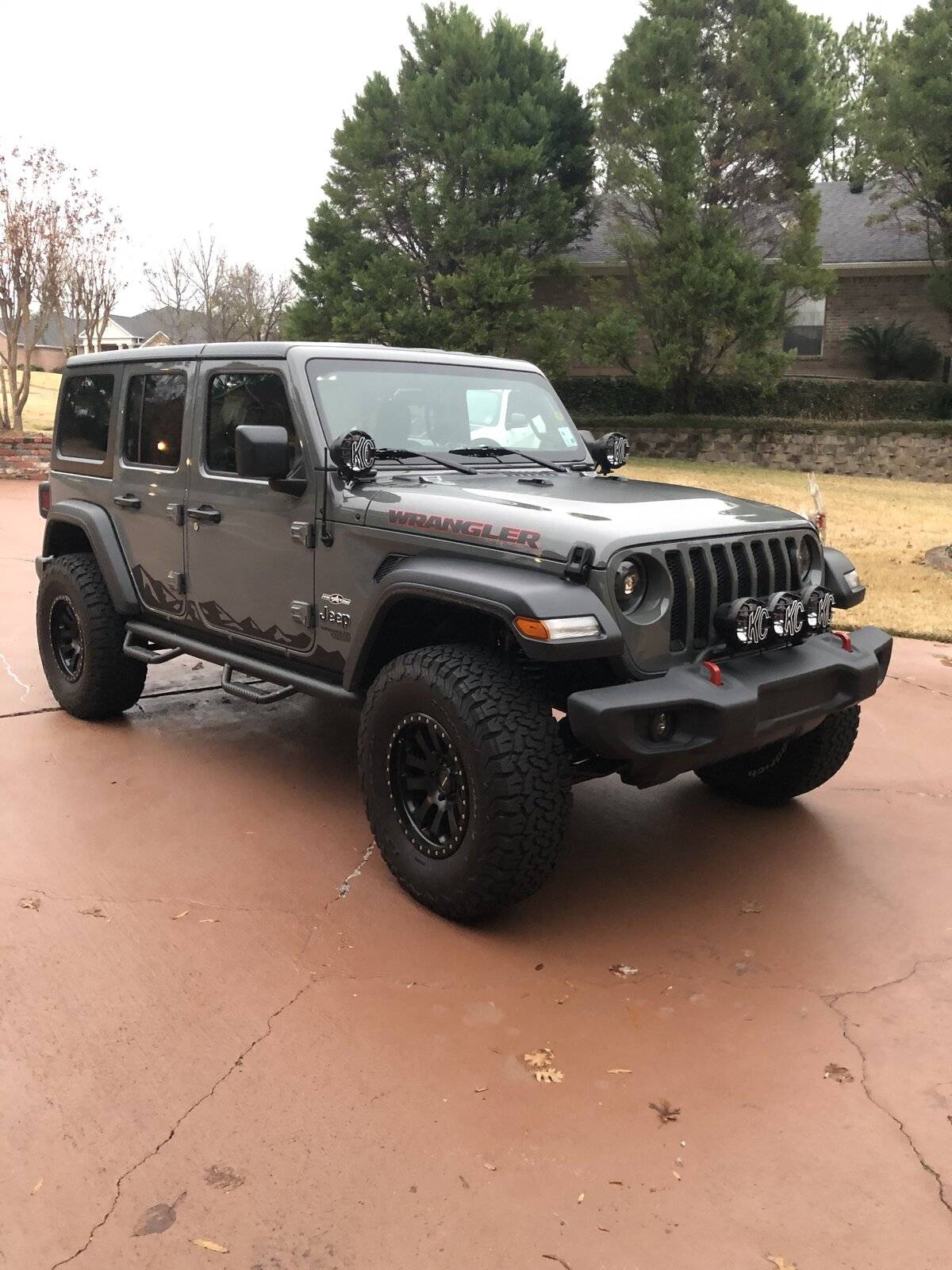 Jeep Wrangler JL Lights mounted to standard bumper 88BEF31C-1200-4956-8C24-0F80BAC6F123