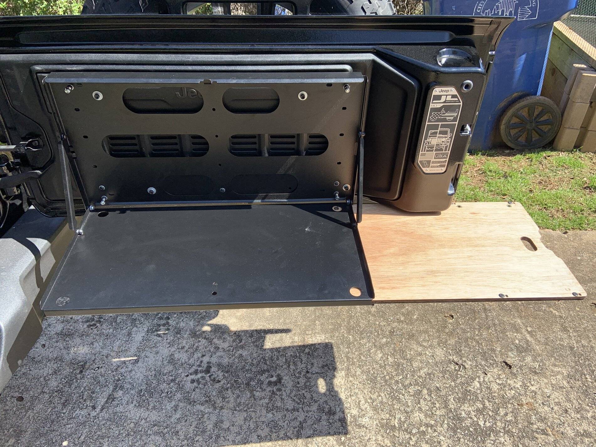 Jeep Wrangler JL Best tailgate table? C0BDFD73-4D18-4F72-8B5D-4DC41DECFEBC
