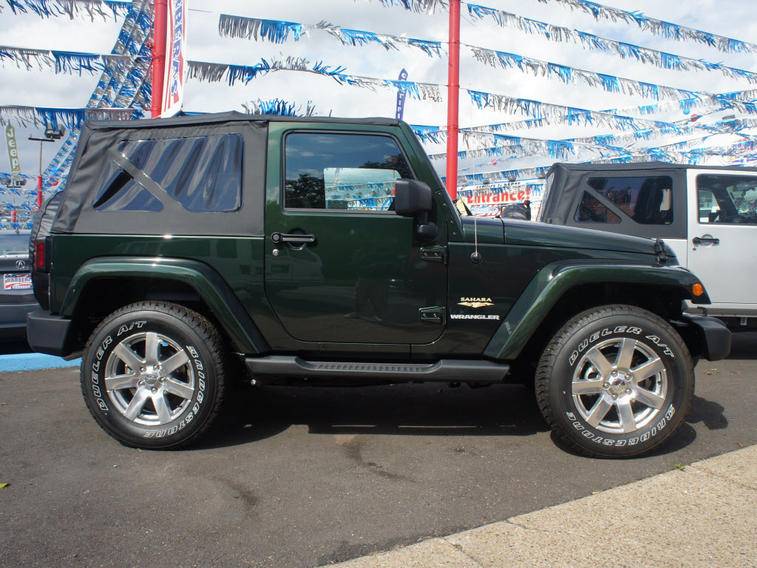 Jeep Wrangler JL Anyone custom painted their Jeep? BlackForestGreen