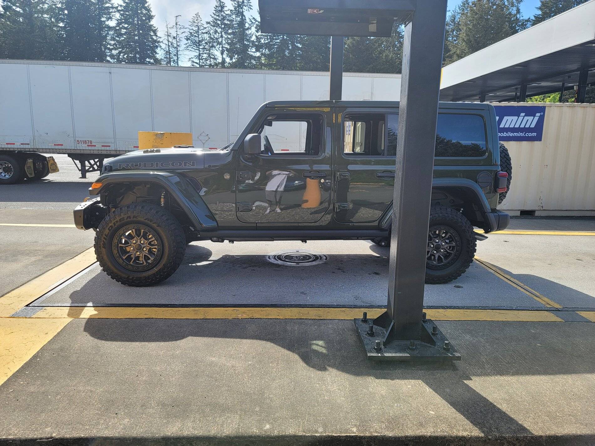 Jeep Wrangler JL Jeep 392 weight per axle - scale weighed 20210513_162112