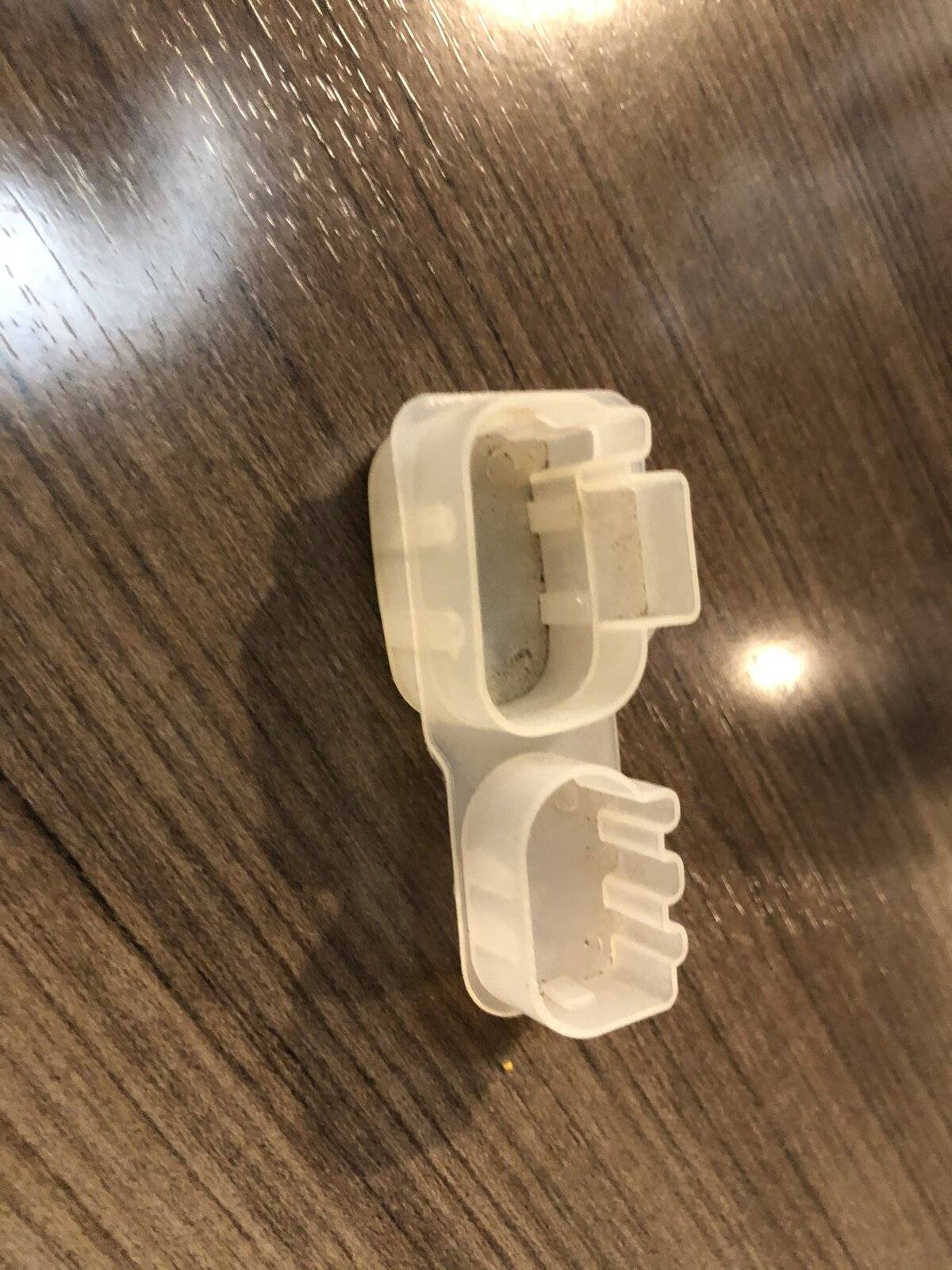 Jeep Wrangler JL Any idea what this part is? CF3F2CF9-4818-4C54-85DC-BC58A746E51B
