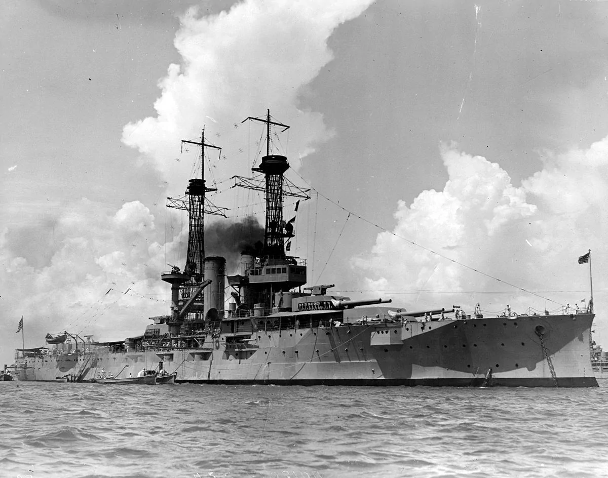 1200px-USS_Florida_%28BB-30%29_-_NH_60568.webp