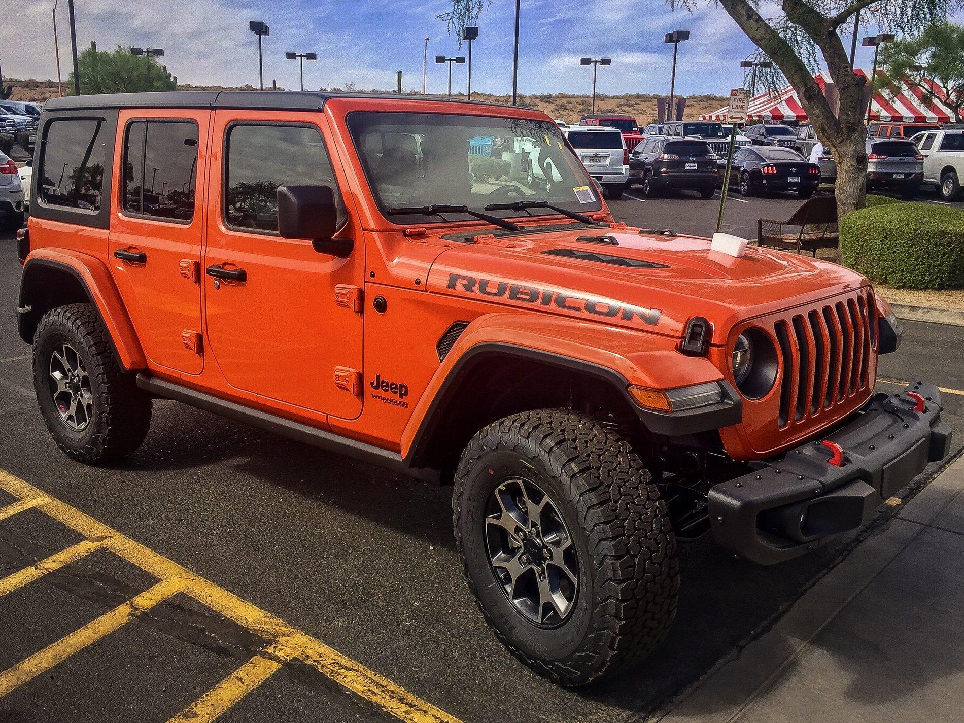 Jeep Wrangler JL PUNK'N Wrangler Jl club C02CD6C5-C9B3-4877-A45E-8716A63895EF