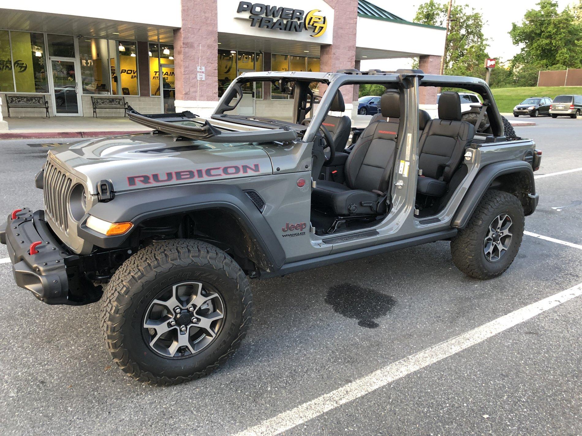 Jeep Wrangler JL If the standard option was a fixed windshield would you pay an extra $100 for a folding windshield FE33D325-2A88-41B2-919F-953FCDBCF27E
